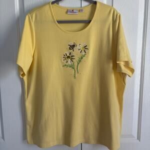 Quacker Factory XL Yellow Top Round Neck T-Shirt Embroidered Bee Daisy Flowers